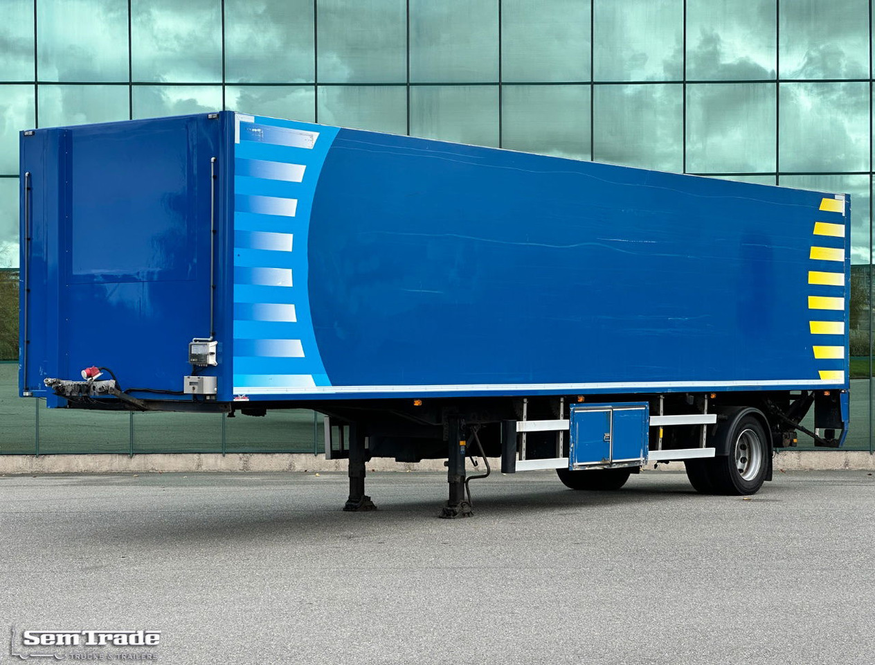 HRD NTS BI-Temp Cooling Tail Lift Steering Axle City Trailer - Semi-remorque frigorifique: photos 1 HRD NTS BI-Temp Cooling Tail Lift Steering Axle City Trailer - Semi-remorque frigorifique: photos 1