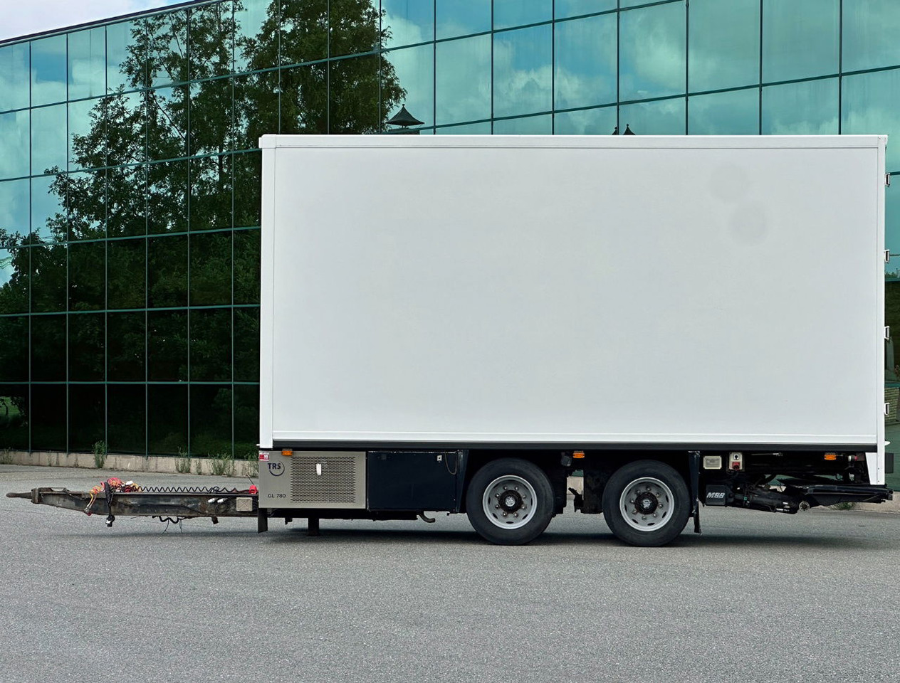 KMA 2 Axle Kees Mulder Isolated BOX Tail Lift Side Door Drum Brakes - Remorque frigorifique: photos 2 KMA 2 Axle Kees Mulder Isolated BOX Tail Lift Side Door Drum Brakes - Remorque frigorifique: photos 2
