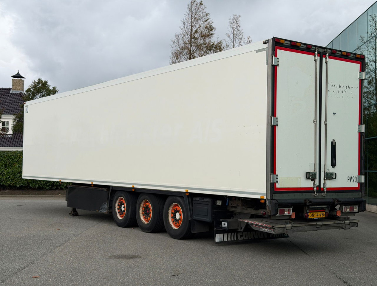 Krone SD Thermo King SLXe Spectrum BI Temp Flower Wide 270 CM High 2.000 KG Lift Disc Brakes NL Trailer - Semi-remorque frigorifique: photos 3 Krone SD Thermo King SLXe Spectrum BI Temp Flower Wide 270 CM High 2.000 KG Lift Disc Brakes NL Trailer - Semi-remorque frigorifique: photos 3