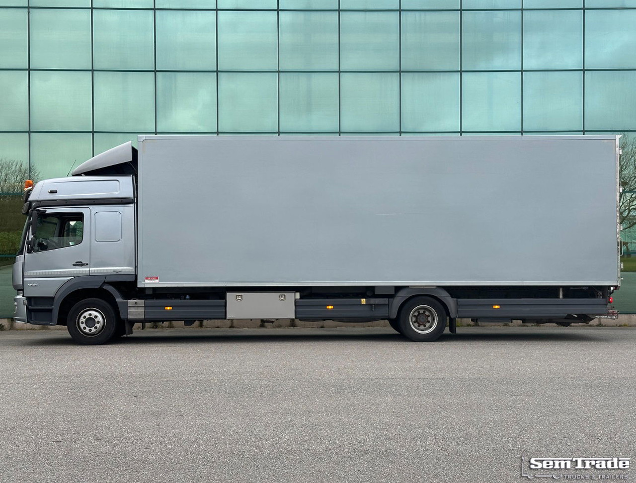 Mercedes-Benz Atego 1221 Euro 6 Isolated BOX + Heater Side Door Tail Lift 336.00 - Camion fourgon: photos 2 Mercedes-Benz Atego 1221 Euro 6 Isolated BOX + Heater Side Door Tail Lift 336.00 - Camion fourgon: photos 2