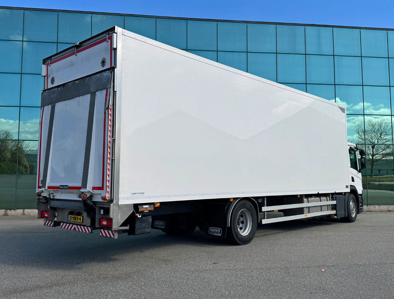 Scania P320 Heiwo 16 Karrenbak 275 CM Hoog Kachel 2.500 KG Klep Super Staat - Camion fourgon: photos 4 Scania P320 Heiwo 16 Karrenbak 275 CM Hoog Kachel 2.500 KG Klep Super Staat - Camion fourgon: photos 4