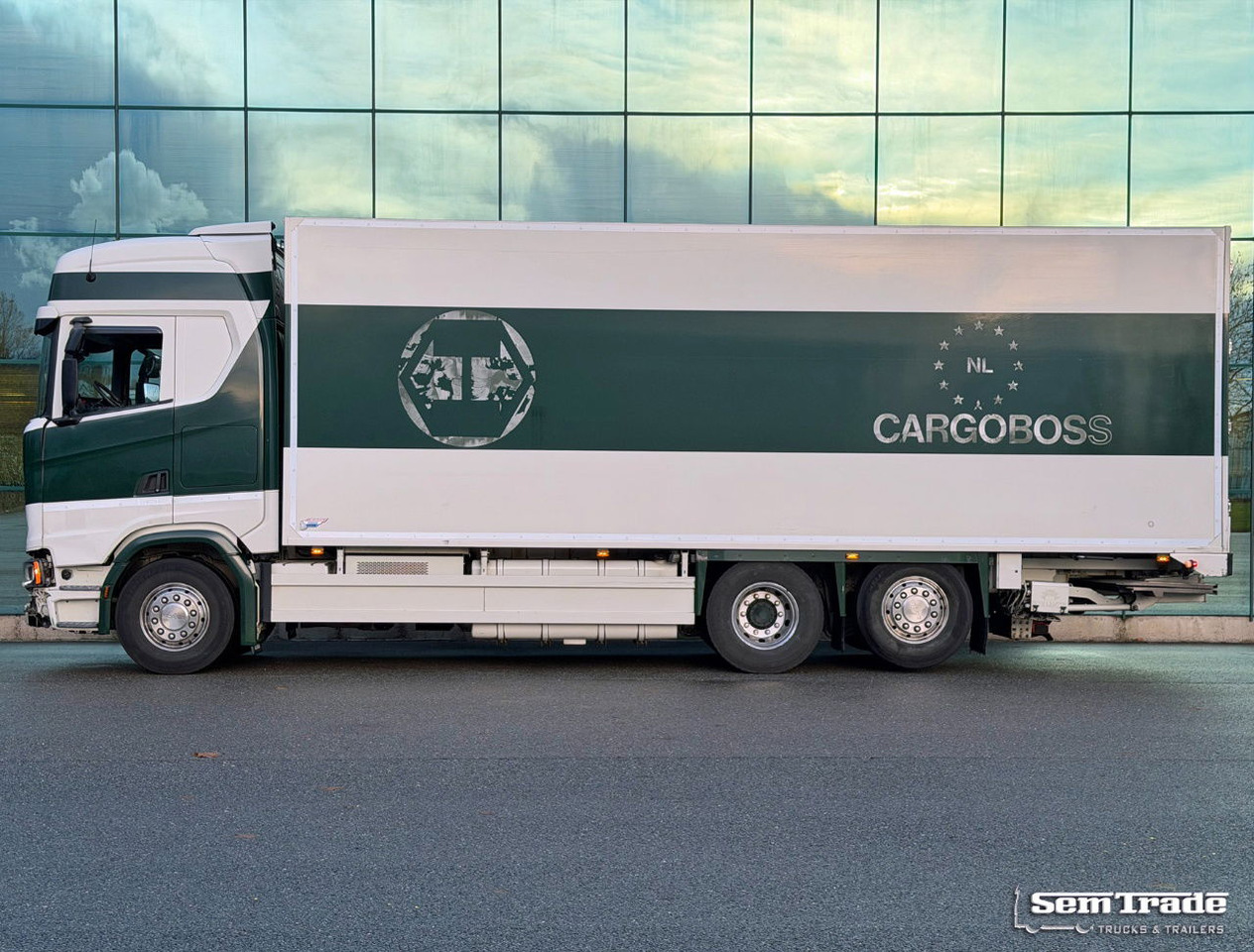 Scania S450 Full AIR Retarder VAN Beurden Isolated BOX Hydrarolls TRS Cooling NL-Truck - Camion frigorifique: photos 2 Scania S450 Full AIR Retarder VAN Beurden Isolated BOX Hydrarolls TRS Cooling NL-Truck - Camion frigorifique: photos 2