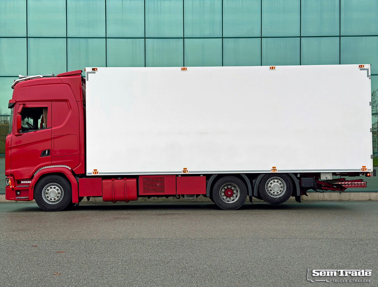 Scania S520 V8 NGS King Full AIR Retarder Luchtenberg BOX TRS Cooling Tail Lift Holland-Truck - Camion frigorifique: photos 2 Scania S520 V8 NGS King Full AIR Retarder Luchtenberg BOX TRS Cooling Tail Lift Holland-Truck - Camion frigorifique: photos 2