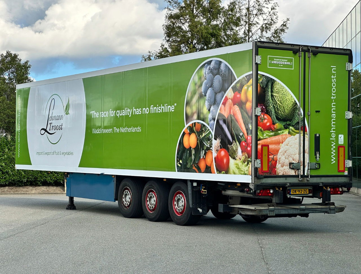 Schmitz Cargobull SKO 24 Thermo King SLX 200 Only 3645 Engine Hours 2X Lift Axle Flowerwide 270 CM High Inside Tail Lift NL-Trailer - Semi-remorque frigorifique: photos 3 Schmitz Cargobull SKO 24 Thermo King SLX 200 Only 3645 Engine Hours 2X Lift Axle Flowerwide 270 CM High Inside Tail Lift NL-Trailer - Semi-remorque frigorifique: photos 3