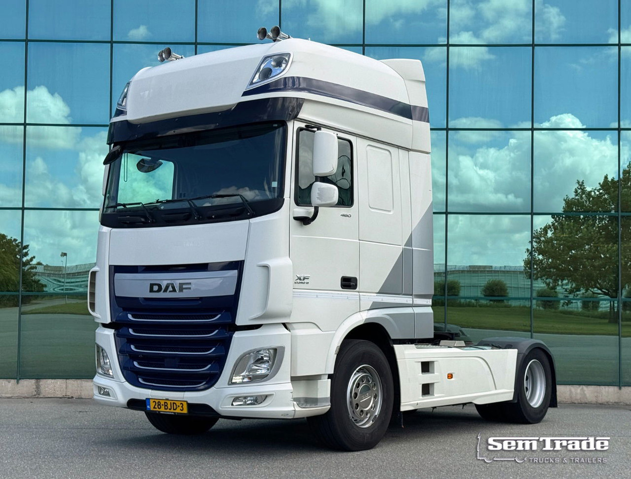 DAF XF 460 FT SSC 2x Tanks 685.000 KM Super Condition NL Truck 3 Pieces IN Stock - Tracteur routier: photos 1 DAF XF 460 FT SSC 2x Tanks 685.000 KM Super Condition NL Truck 3 Pieces IN Stock - Tracteur routier: photos 1