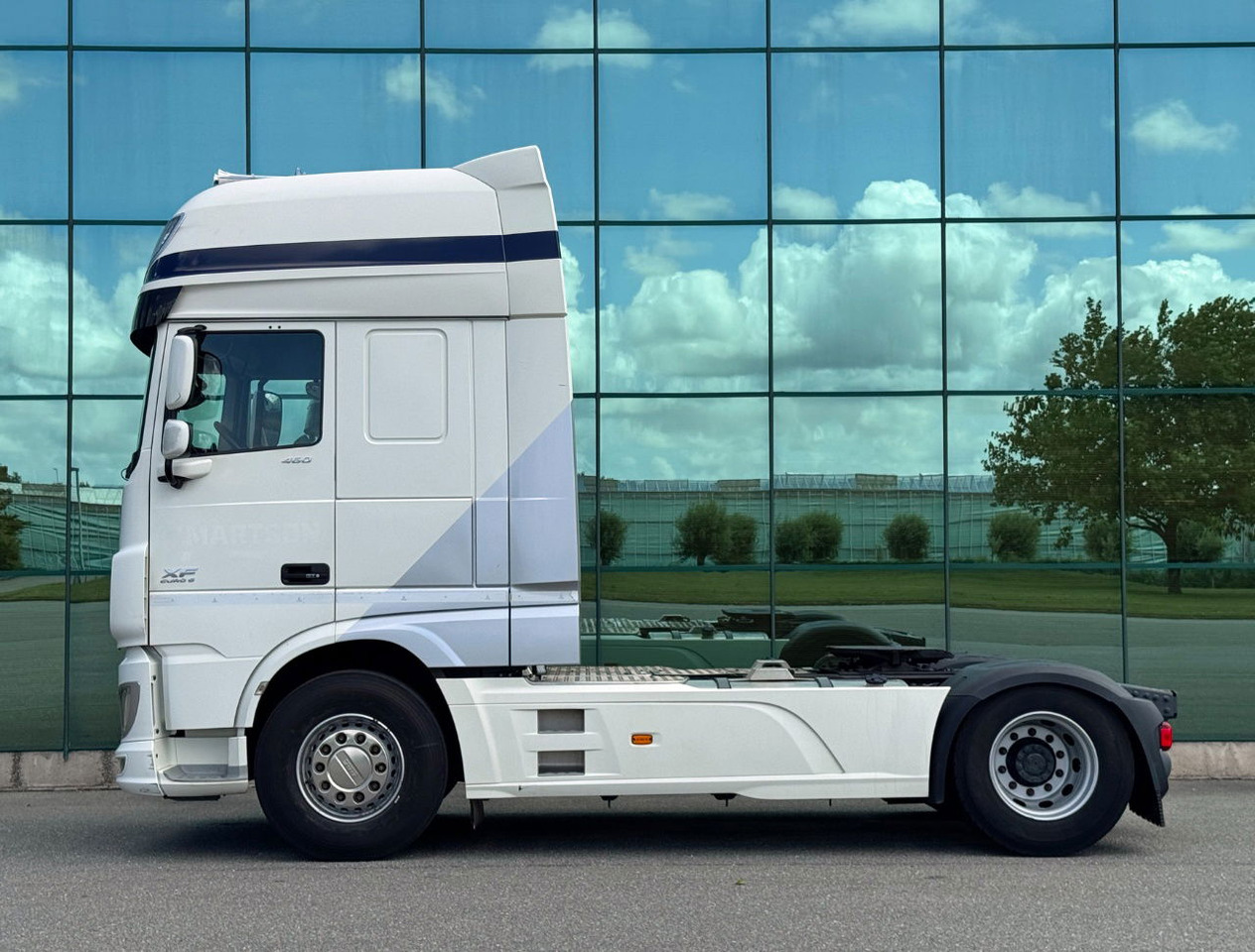 DAF XF 460 FT SSC 2x Tanks 685.000 KM Super Condition NL Truck 3 Pieces IN Stock - Tracteur routier: photos 2 DAF XF 460 FT SSC 2x Tanks 685.000 KM Super Condition NL Truck 3 Pieces IN Stock - Tracteur routier: photos 2