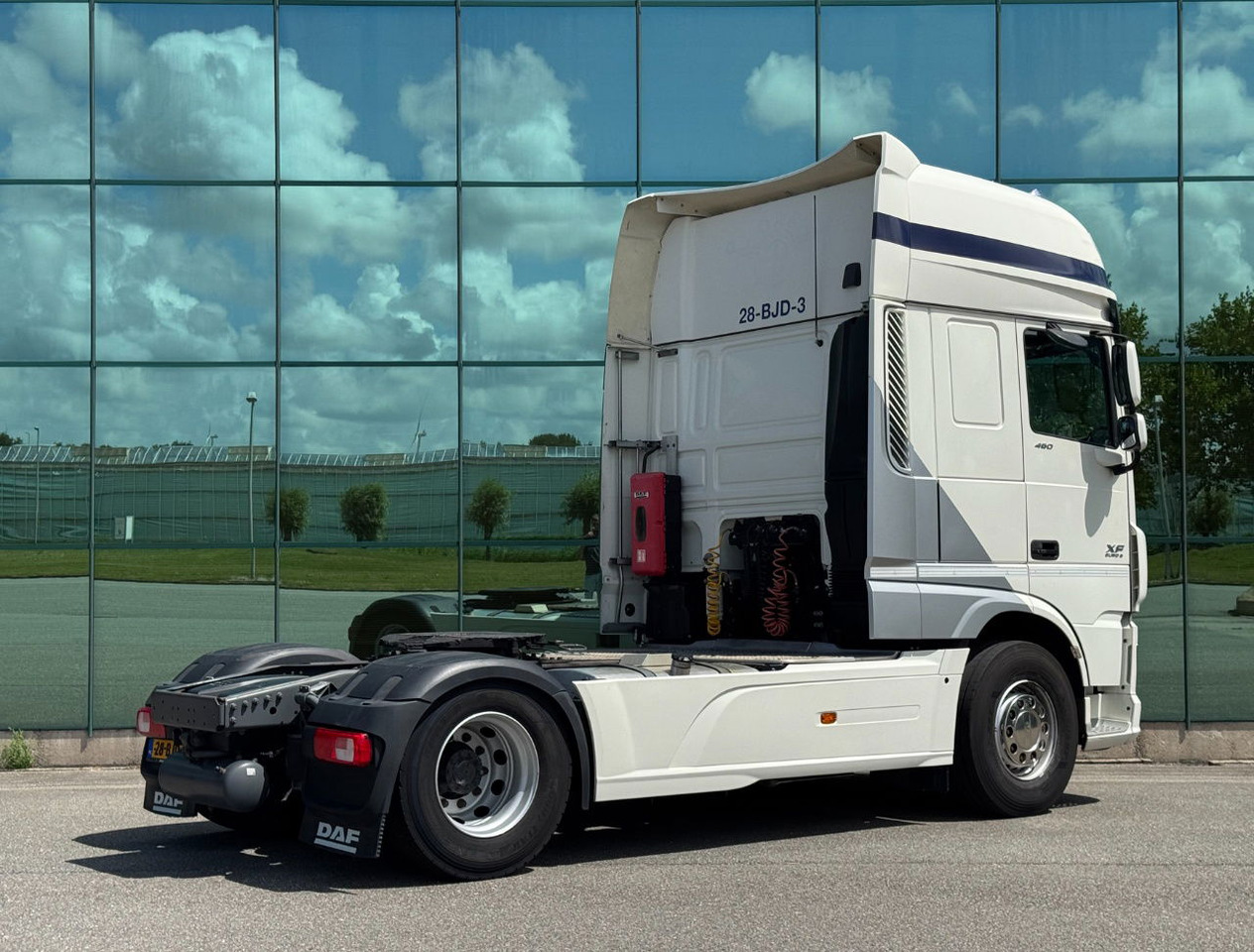 DAF XF 460 FT SSC 2x Tanks 685.000 KM Super Condition NL Truck 3 Pieces IN Stock - Tracteur routier: photos 4 DAF XF 460 FT SSC 2x Tanks 685.000 KM Super Condition NL Truck 3 Pieces IN Stock - Tracteur routier: photos 4