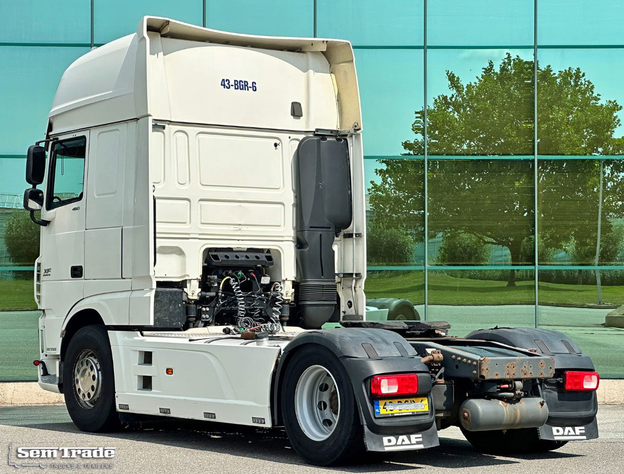 DAF XF 460 FT SSC Euro 6 Full Spoiler 2X Tanks Holland-Truck - Tracteur routier: photos 3 DAF XF 460 FT SSC Euro 6 Full Spoiler 2X Tanks Holland-Truck - Tracteur routier: photos 3