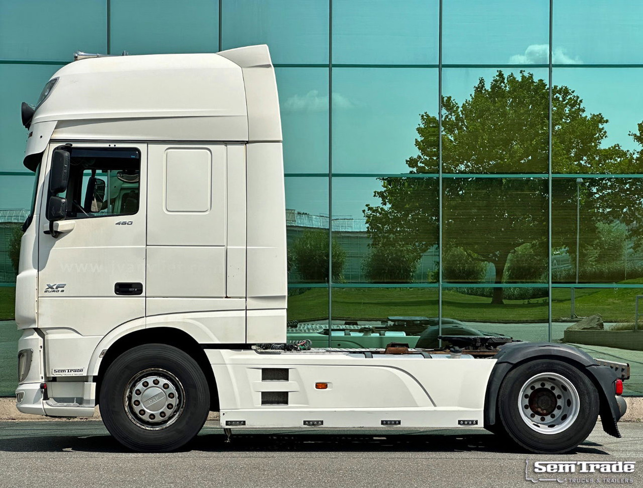 DAF XF 460 FT SSC Euro 6 Full Spoiler 2X Tanks Holland-Truck - Tracteur routier: photos 2 DAF XF 460 FT SSC Euro 6 Full Spoiler 2X Tanks Holland-Truck - Tracteur routier: photos 2