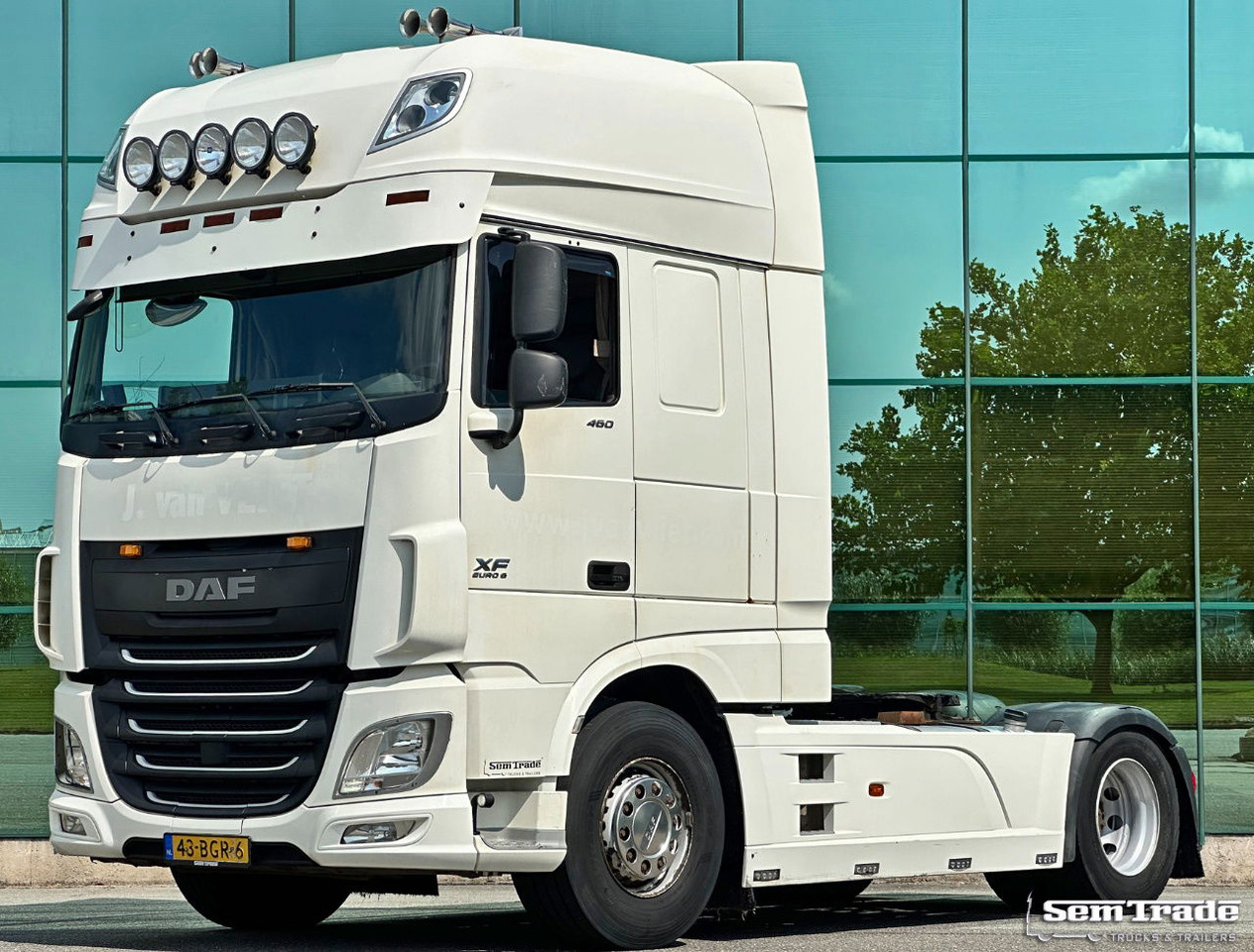 DAF XF 460 FT SSC Euro 6 Full Spoiler 2X Tanks Holland-Truck - Tracteur routier: photos 1 DAF XF 460 FT SSC Euro 6 Full Spoiler 2X Tanks Holland-Truck - Tracteur routier: photos 1