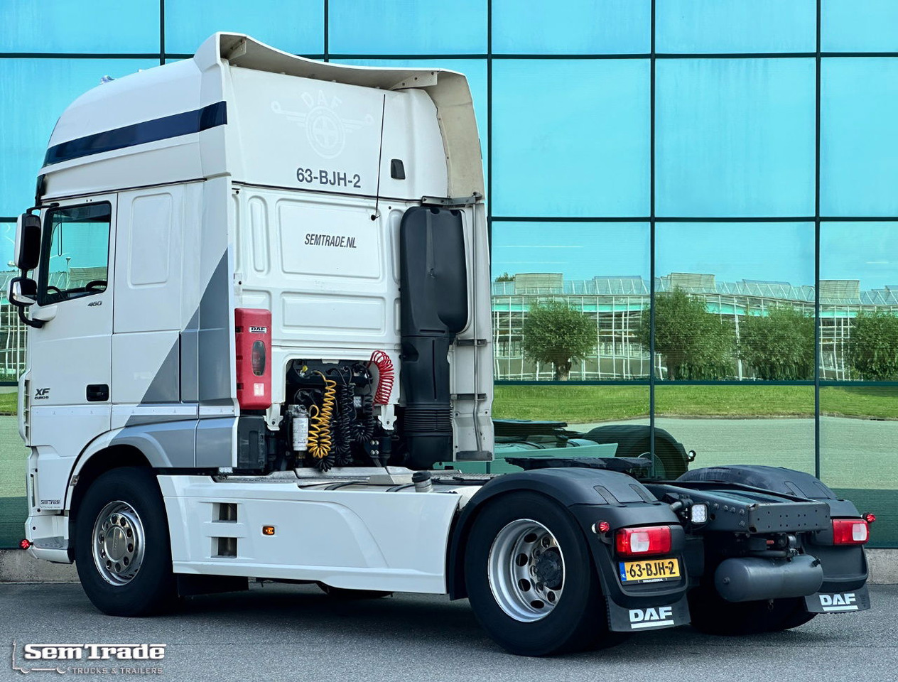 DAF XF 460 FT SSC Euro 6 Full Spoiler 2X Tanks Smart Tacho TOP Condition - Tracteur routier: photos 3 DAF XF 460 FT SSC Euro 6 Full Spoiler 2X Tanks Smart Tacho TOP Condition - Tracteur routier: photos 3