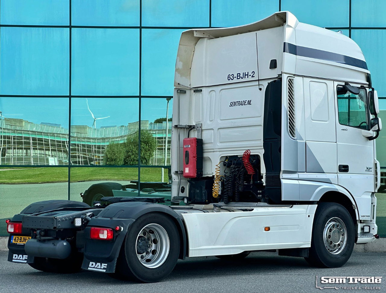 DAF XF 460 FT SSC Euro 6 Full Spoiler 2X Tanks Smart Tacho TOP Condition - Tracteur routier: photos 4 DAF XF 460 FT SSC Euro 6 Full Spoiler 2X Tanks Smart Tacho TOP Condition - Tracteur routier: photos 4