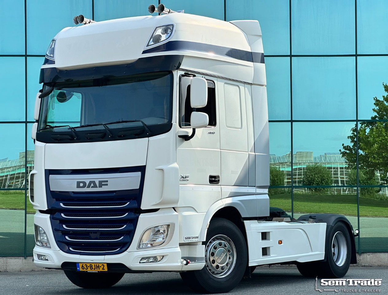 DAF XF 460 FT SSC Euro 6 Full Spoiler 2X Tanks Smart Tacho TOP Condition - Tracteur routier: photos 1 DAF XF 460 FT SSC Euro 6 Full Spoiler 2X Tanks Smart Tacho TOP Condition - Tracteur routier: photos 1