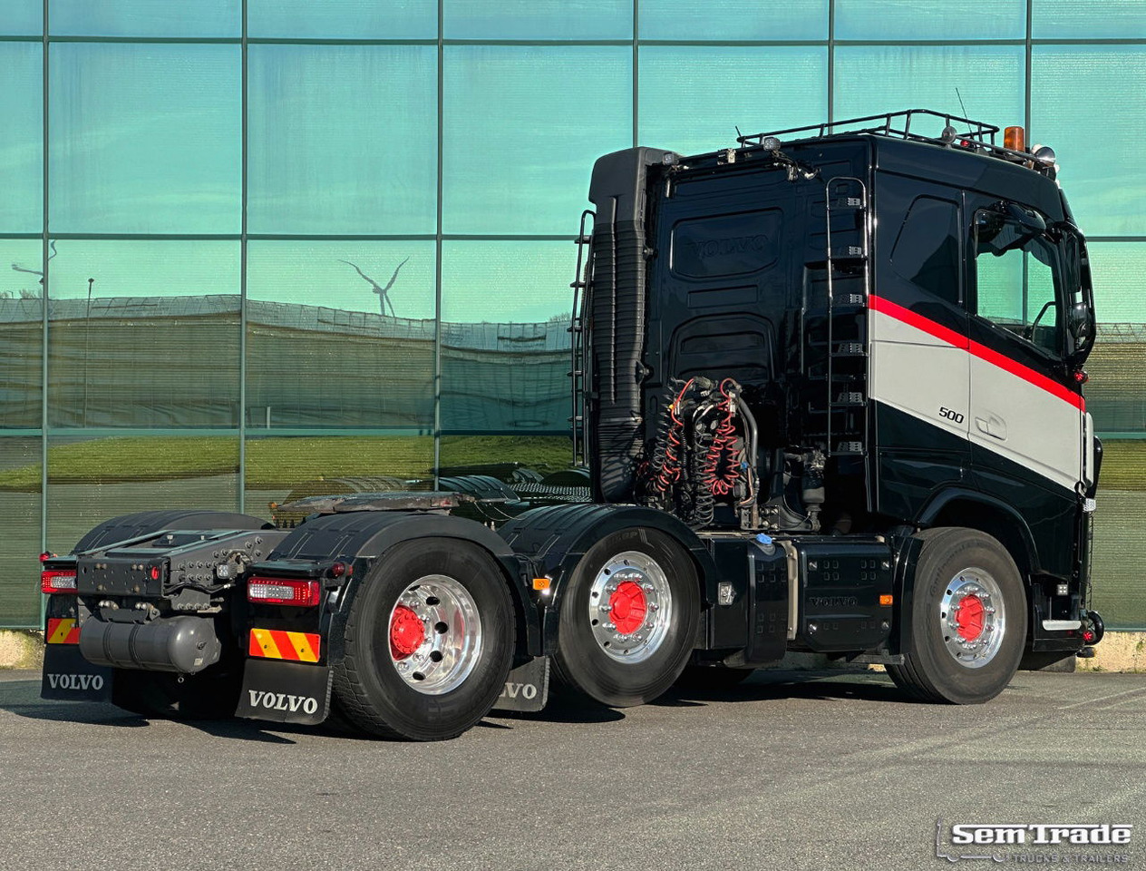Volvo FH 6X2 LOW Roof 579.000 KM Special Interior Super Condition NEW APK - TUV - Tracteur routier: photos 4 Volvo FH 6X2 LOW Roof 579.000 KM Special Interior Super Condition NEW APK - TUV - Tracteur routier: photos 4