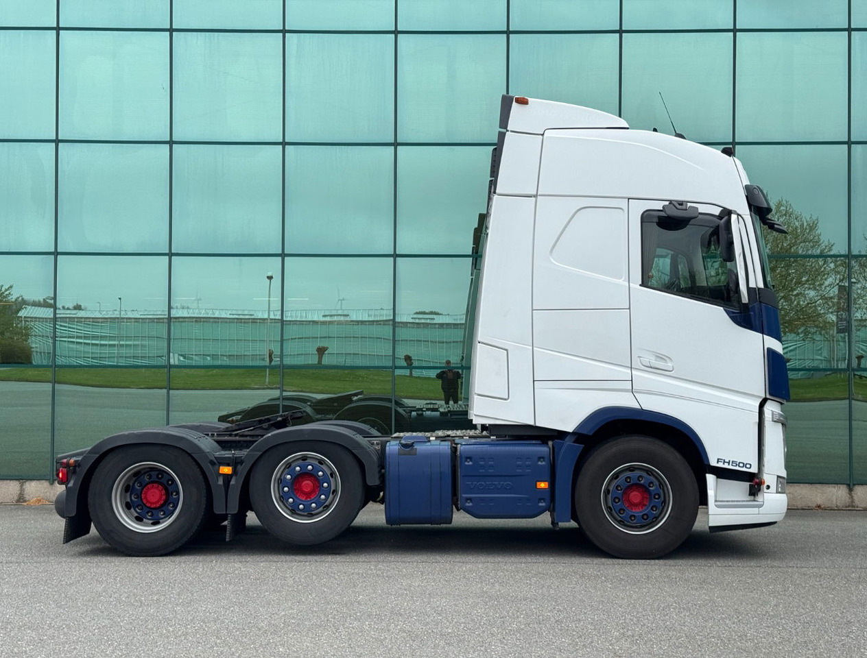 Volvo FH Globetrotter 6X2 701.000 KM Super Condition NL Truck - Tracteur routier: photos 5 Volvo FH Globetrotter 6X2 701.000 KM Super Condition NL Truck - Tracteur routier: photos 5