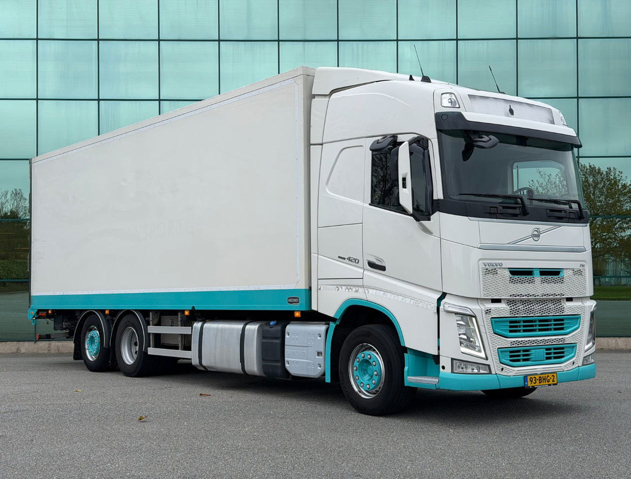 Volvo FH 420 6X2 Globetrotter Heiwo BOX 875 x 250 x 272 CM IN Thermo King T-800 490.000 KM TOP Condition NL Truck - Camion frigorifique: photos 5 Volvo FH 420 6X2 Globetrotter Heiwo BOX 875 x 250 x 272 CM IN Thermo King T-800 490.000 KM TOP Condition NL Truck - Camion frigorifique: photos 5