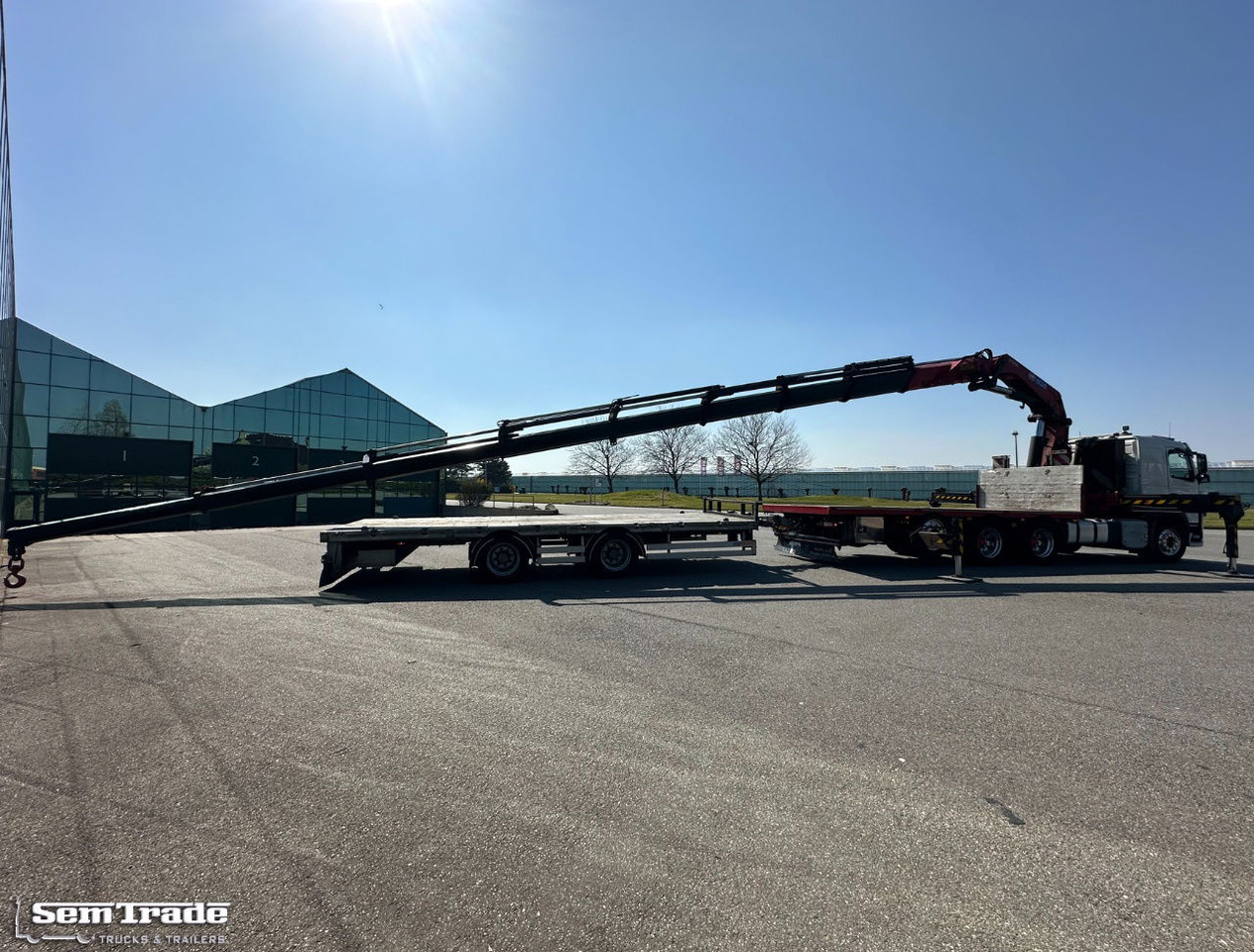 Volvo FMX 540 8X4 HMF 6020 K8 Kraan 231.000 KM + 2023 Sterk Trailer Super Condit - Camion grue: photos 4 Volvo FMX 540 8X4 HMF 6020 K8 Kraan 231.000 KM + 2023 Sterk Trailer Super Condit - Camion grue: photos 4