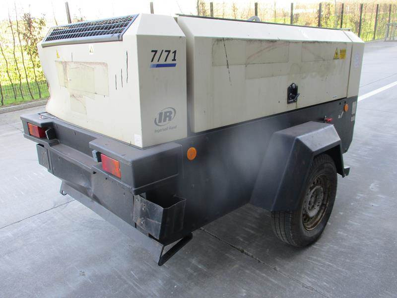 Doosan 7 / 71 - N - Compresseur d'air: photos 2 Doosan 7 / 71 - N - Compresseur d'air: photos 2