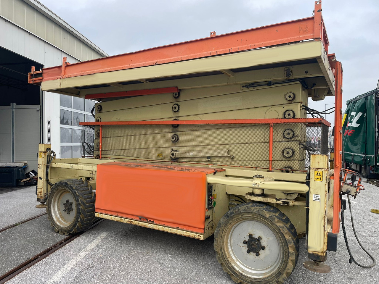 JLG 203-24 - Nacelle ciseaux: photos 2 JLG 203-24 - Nacelle ciseaux: photos 2