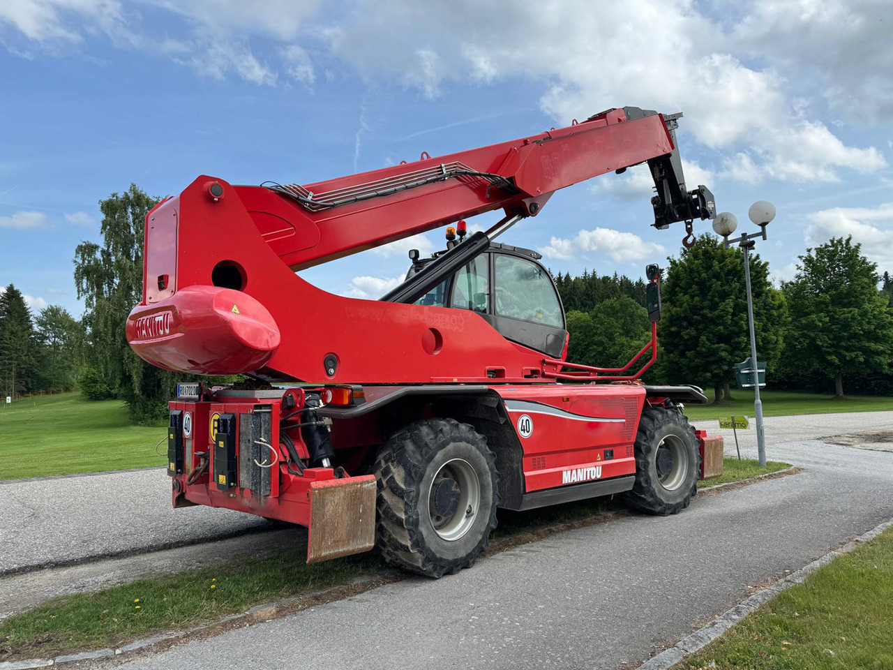 MANITOU MRT 2470 + Privilege ST4S1 - Chargeuse sur pneus télescopique: photos 2 MANITOU MRT 2470 + Privilege ST4S1 - Chargeuse sur pneus télescopique: photos 2