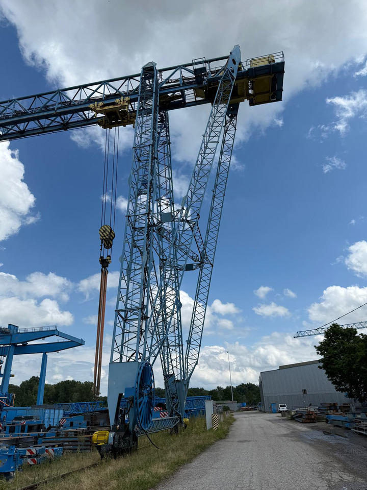 Voest Alpine P22 - Portique de manutention: photos 3 Voest Alpine P22 - Portique de manutention: photos 3