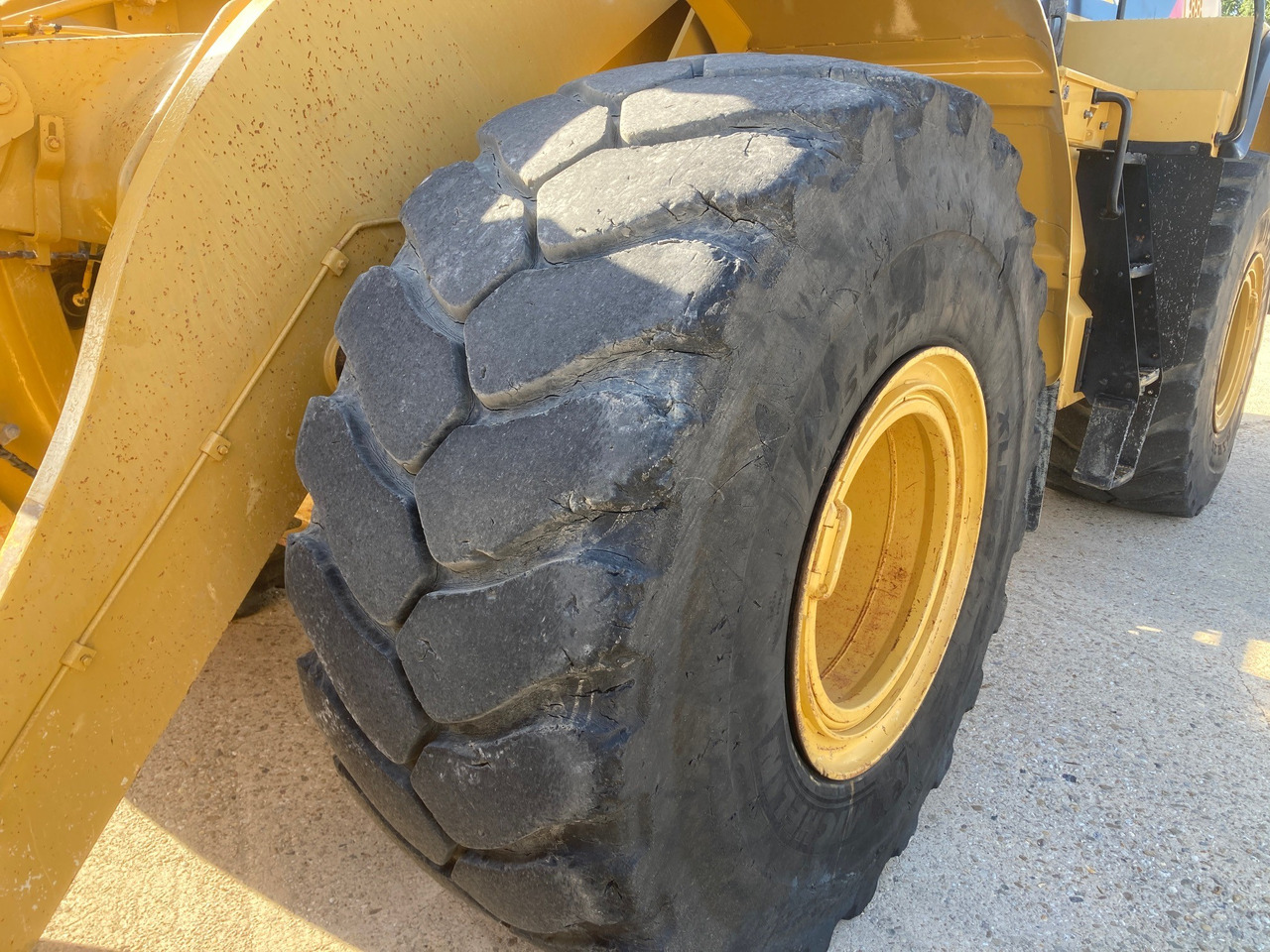 Chargeuse sur pneus CATERPILLAR 966M: photos 7