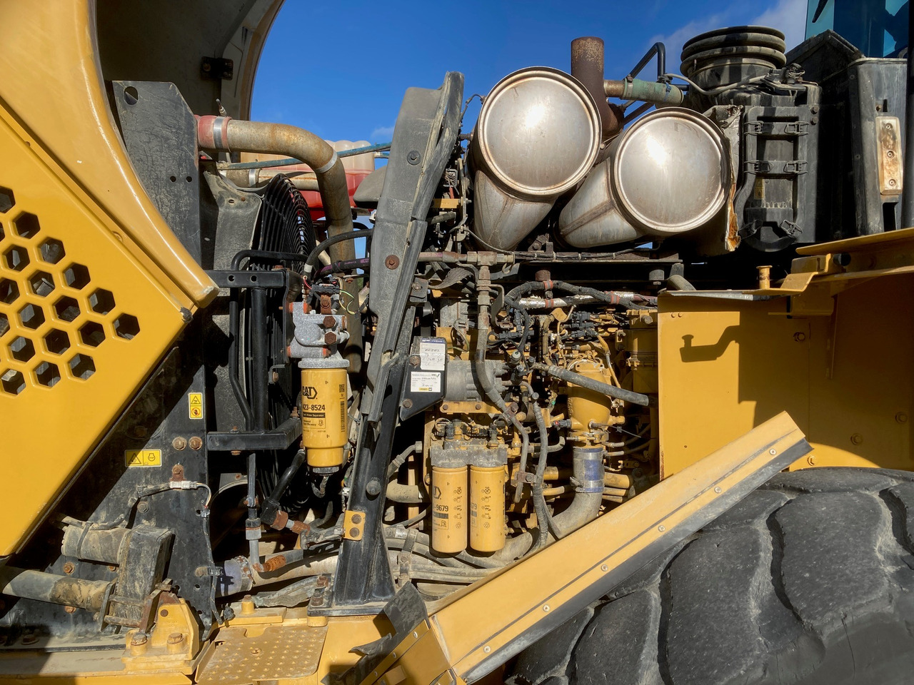 Chargeuse sur pneus CATERPILLAR 966M: photos 9