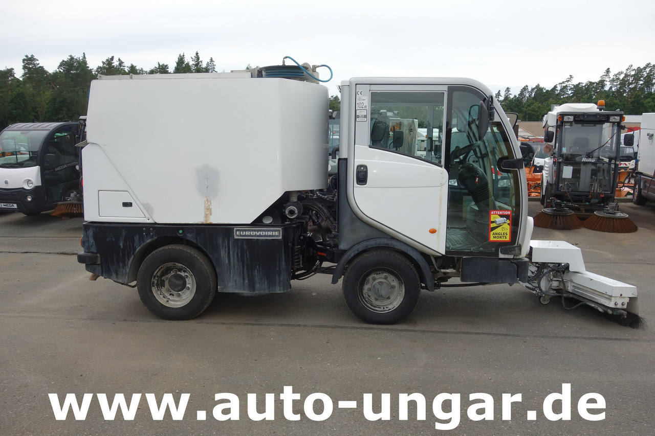 Bucher CityCat CC 2020 Bj. 2011 Schwemmfahrzeug Streetwasher Laveuse CityLav - Machine de nettoyage: photos 4 Bucher CityCat CC 2020 Bj. 2011 Schwemmfahrzeug Streetwasher Laveuse CityLav - Machine de nettoyage: photos 4
