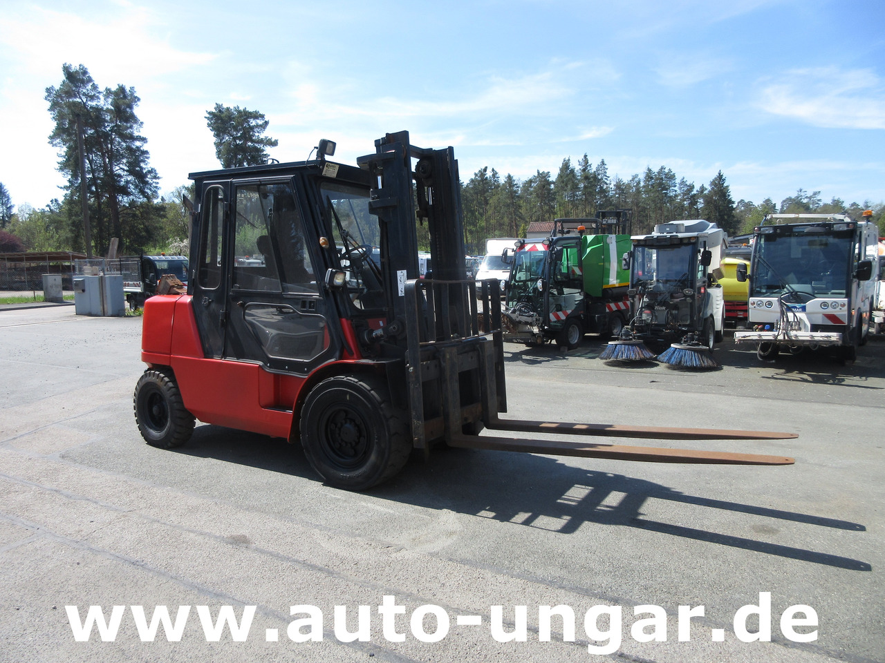 Nissan F04D 400 Diesel Gabelstapler 4.000kg Motorschaden Bj. 2002 - Chariot élévateur diesel: photos 1 Nissan F04D 400 Diesel Gabelstapler 4.000kg Motorschaden Bj. 2002 - Chariot élévateur diesel: photos 1