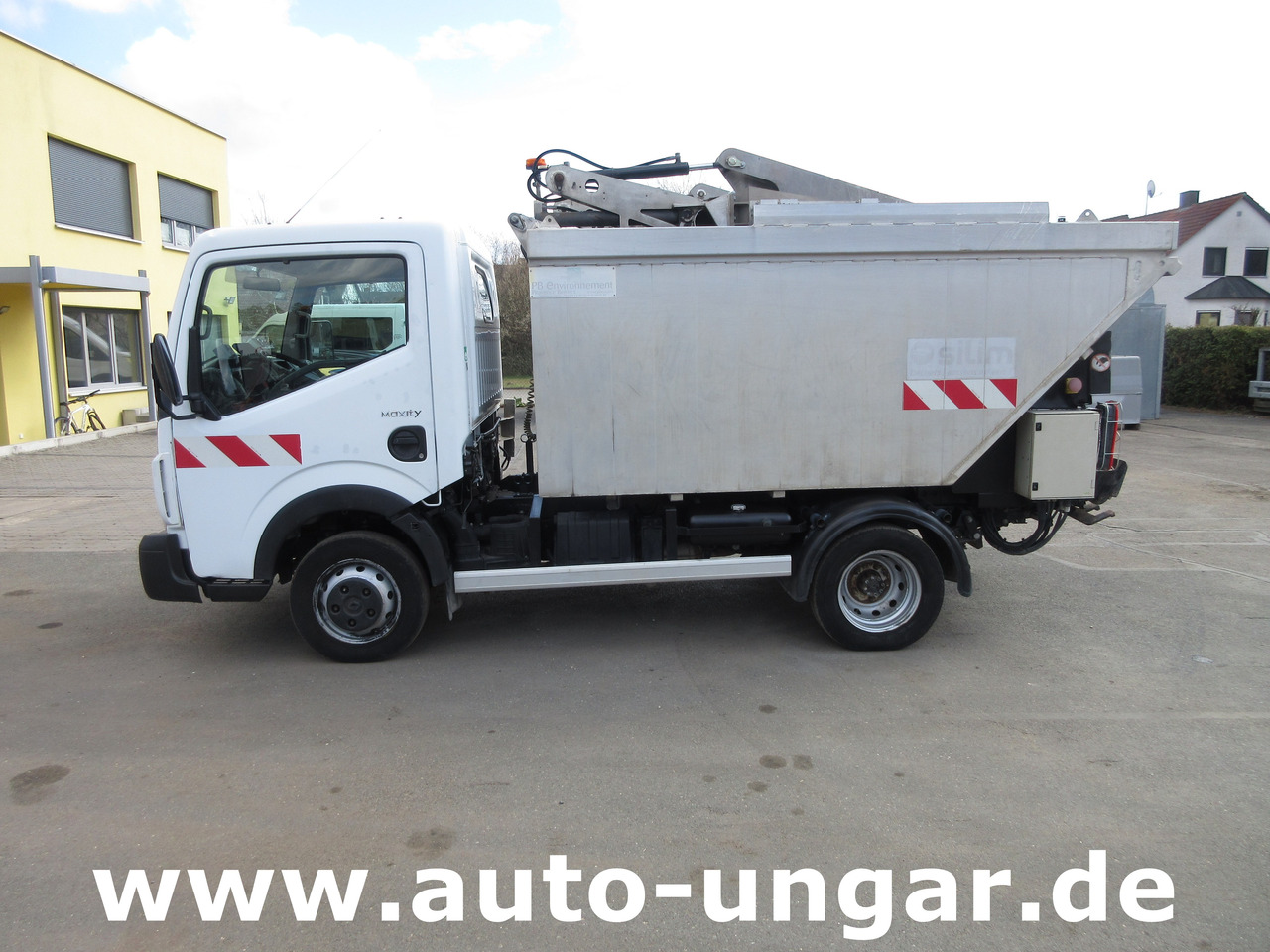 Renault Maxity Müllwagen 3.500kg Lifter Presse Kipper Tritt - Benne à ordures ménagères: photos 4 Renault Maxity Müllwagen 3.500kg Lifter Presse Kipper Tritt - Benne à ordures ménagères: photos 4