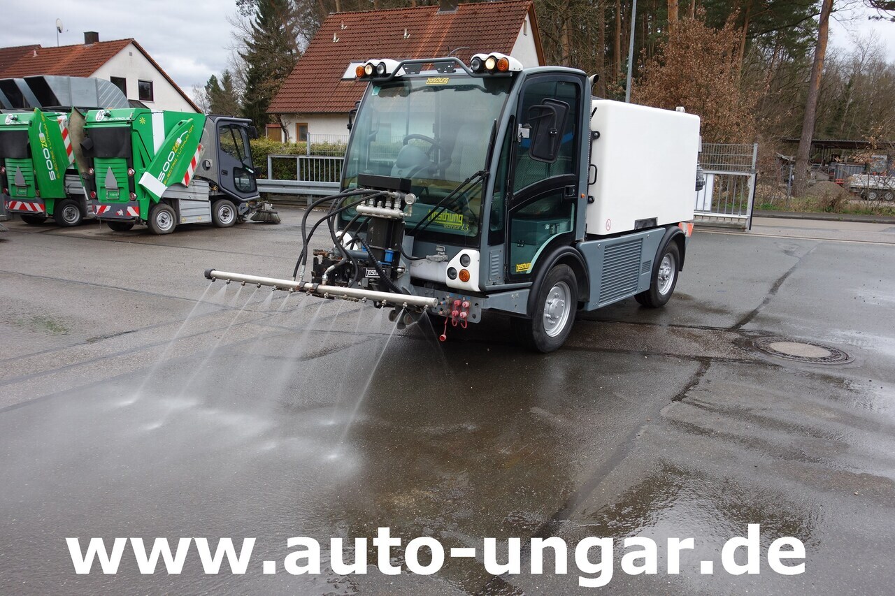 Boschung L3 Schwemmfahrzeug 4-Rad Lenkung Motorschaden - Véhicule de voirie/ Spécial: photos 1 Boschung L3 Schwemmfahrzeug 4-Rad Lenkung Motorschaden - Véhicule de voirie/ Spécial: photos 1