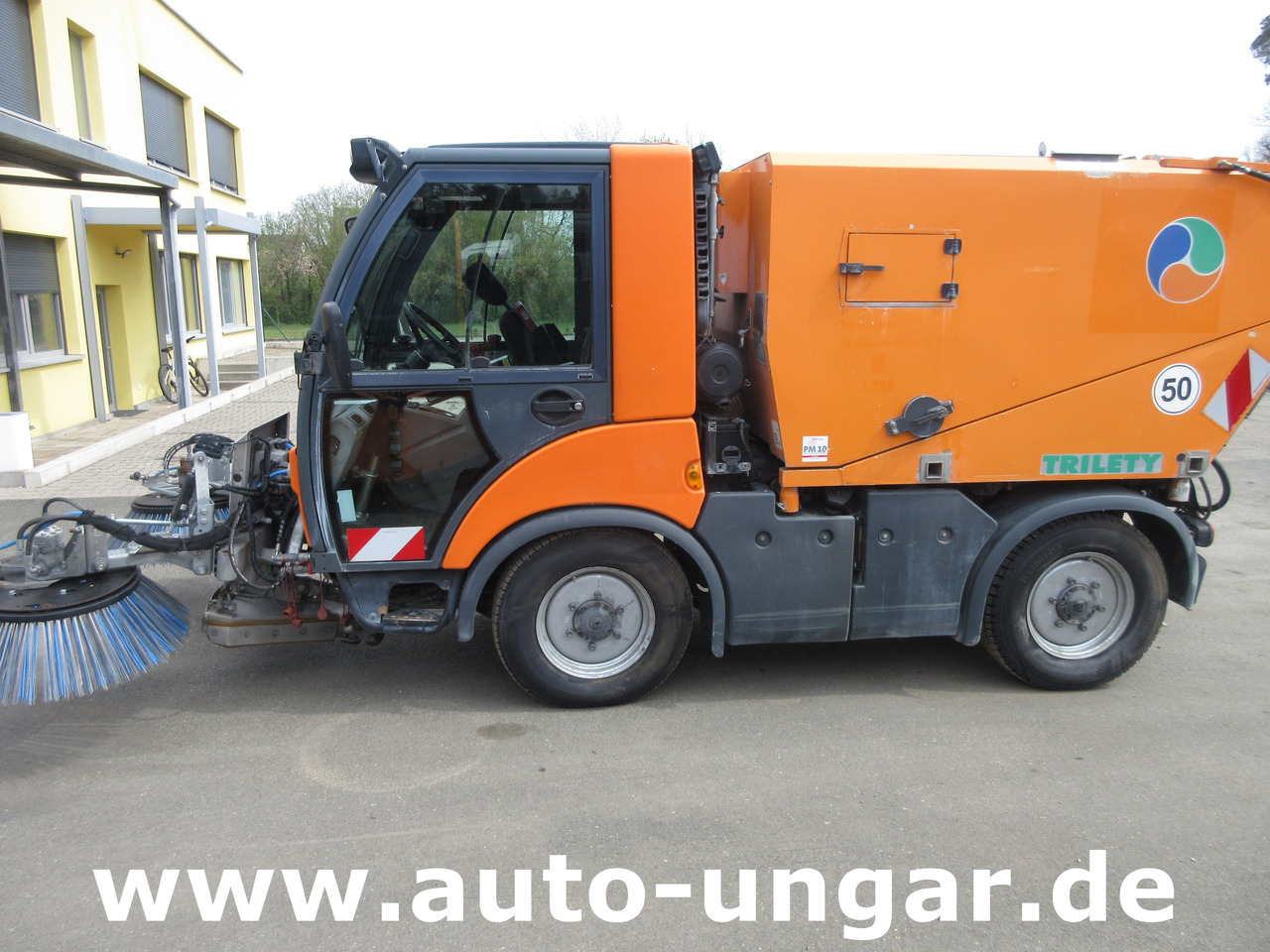 Multicar Tremo X56 4x4 Euro 5 Bj. 2015 Trilety TXK Kehr-Aufbau Motorschaden - Véhicule de voirie/ Spécial: photos 4 Multicar Tremo X56 4x4 Euro 5 Bj. 2015 Trilety TXK Kehr-Aufbau Motorschaden - Véhicule de voirie/ Spécial: photos 4