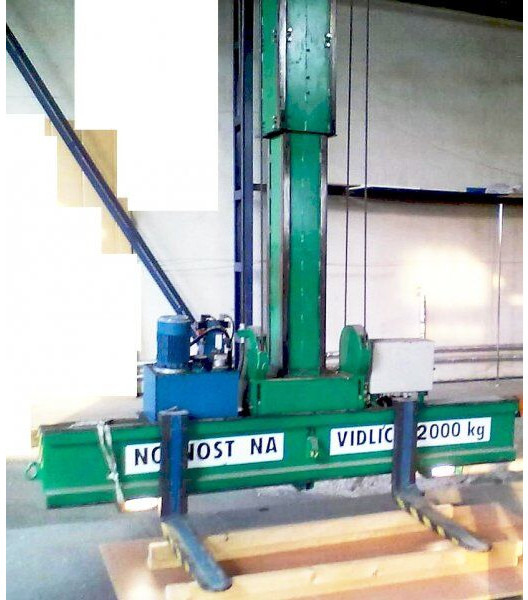 Demag +(CZ) Iteco (el. 2t/4.2m teleskop 25m - Grue: photos 1 Demag +(CZ) Iteco (el. 2t/4.2m teleskop 25m - Grue: photos 1