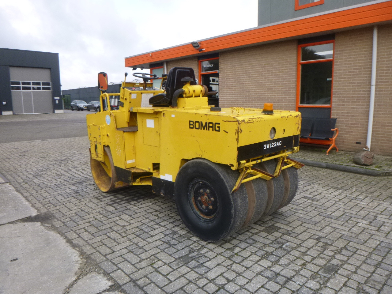 BOMAG BW123AC - Compacteur mixte: photos 2 BOMAG BW123AC - Compacteur mixte: photos 2