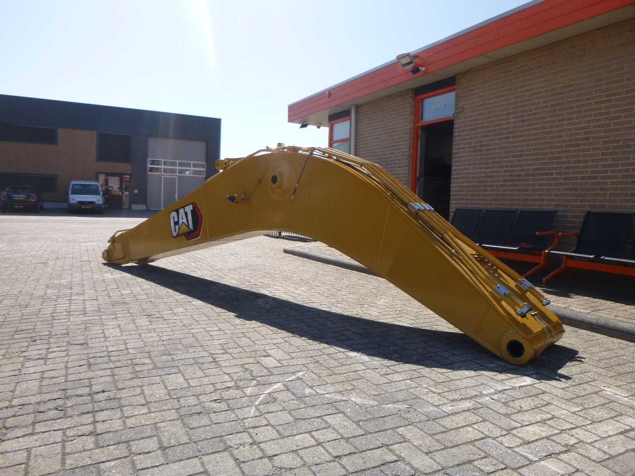 CATERPILLAR 320 GX / 320 GC - Flèche pour Pelle: photos 1 CATERPILLAR 320 GX / 320 GC - Flèche pour Pelle: photos 1