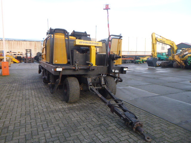 DYNAPAC HR21 Chip Spreader - Travaux routiers: photos 5 DYNAPAC HR21 Chip Spreader - Travaux routiers: photos 5