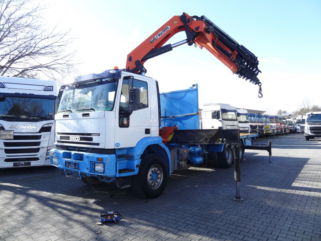 Iveco EuroTrakker 260E31 6X4 Palfinger 36002 - Camion plateau, Camion grue: photos 1 Iveco EuroTrakker 260E31 6X4 Palfinger 36002 - Camion plateau, Camion grue: photos 1