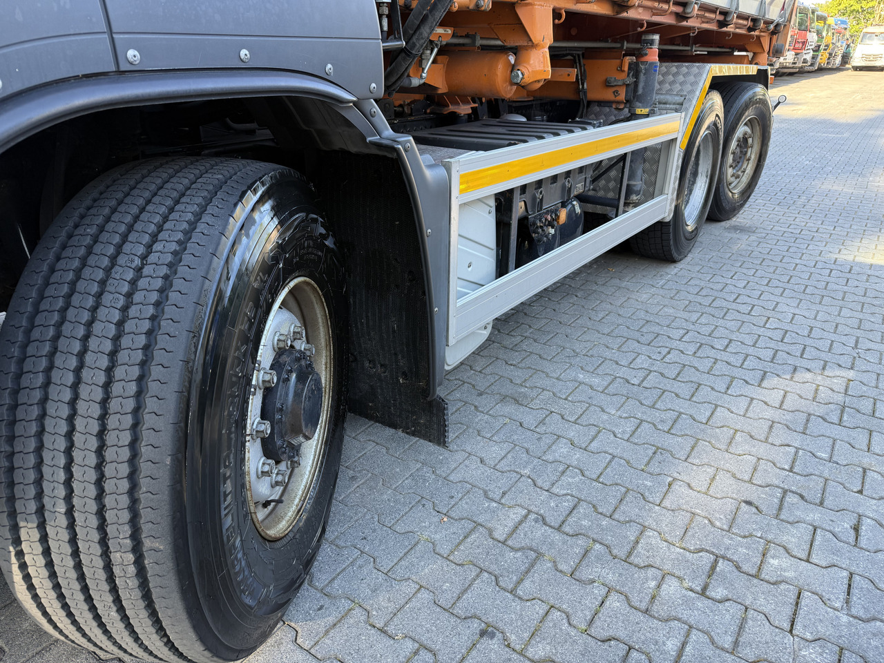 MAN TGS 28.400 6X4H-4 BL - Châssis cabine, Camion grue: photos 3 MAN TGS 28.400 6X4H-4 BL - Châssis cabine, Camion grue: photos 3