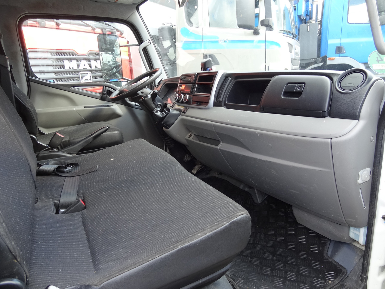 Mitsubishi Fuso 7C18 Meiller - Camion benne: photos 5 Mitsubishi Fuso 7C18 Meiller - Camion benne: photos 5