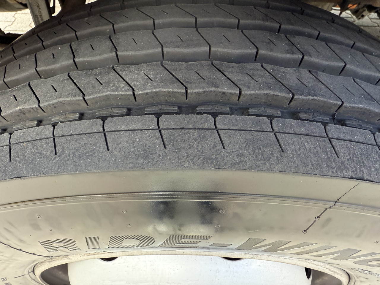 Volvo FL210 14 Tonner - Camion à rideaux coulissants: photos 2 Volvo FL210 14 Tonner - Camion à rideaux coulissants: photos 2