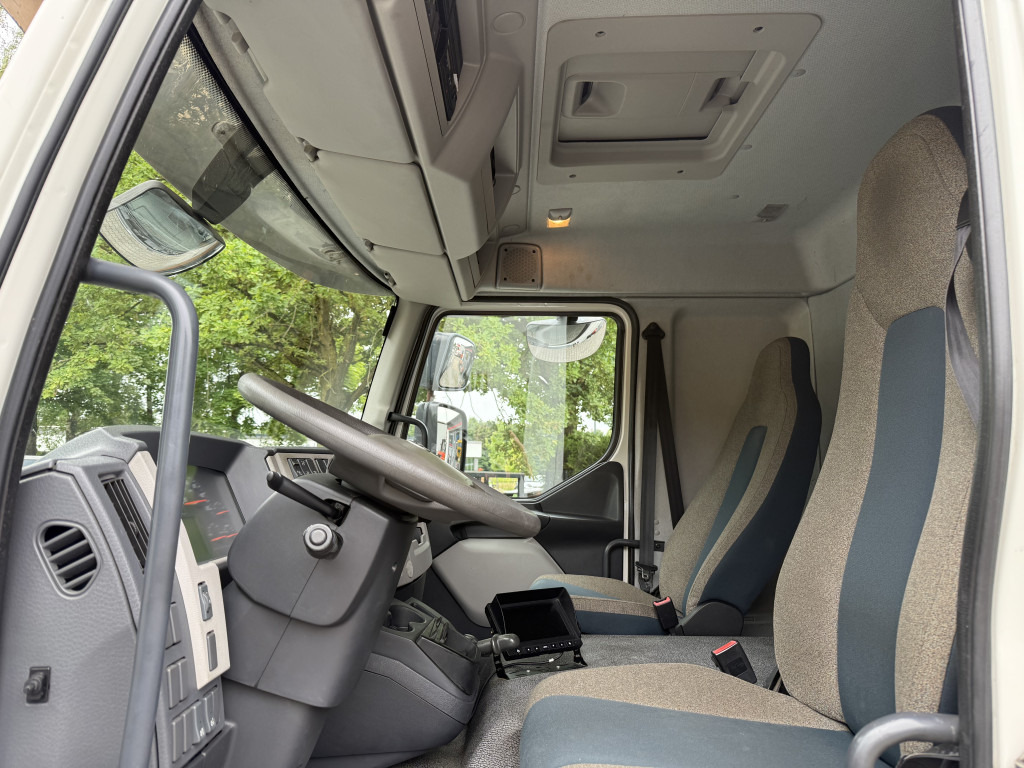 Volvo FL250.16 HMF 875 K3 - Camion plateau, Camion grue: photos 4 Volvo FL250.16 HMF 875 K3 - Camion plateau, Camion grue: photos 4