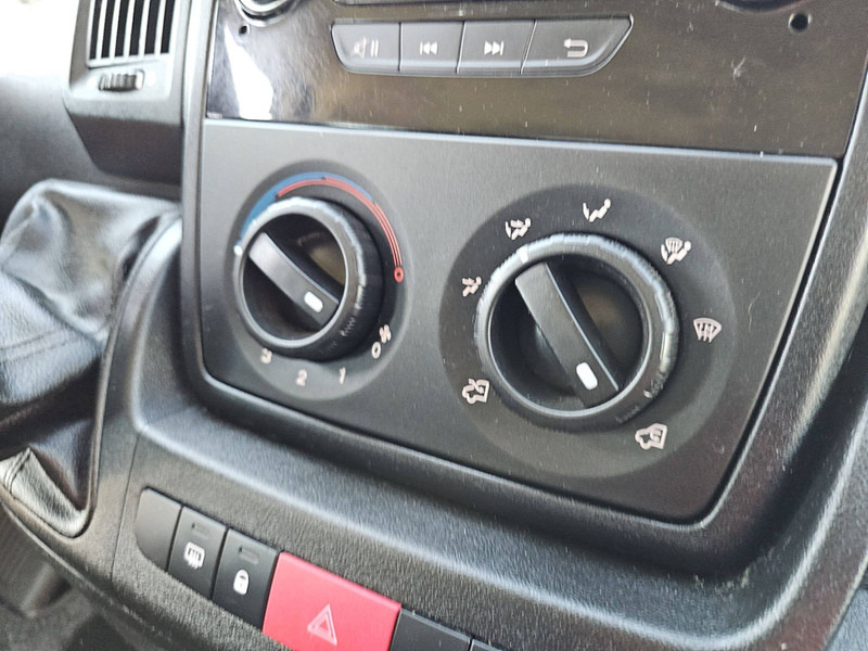 Utilitaire plateau Citroën Jumper 2.0 DC 6pers EURO6: photos 11 Utilitaire plateau Citroën Jumper 2.0 DC 6pers EURO6: photos 11