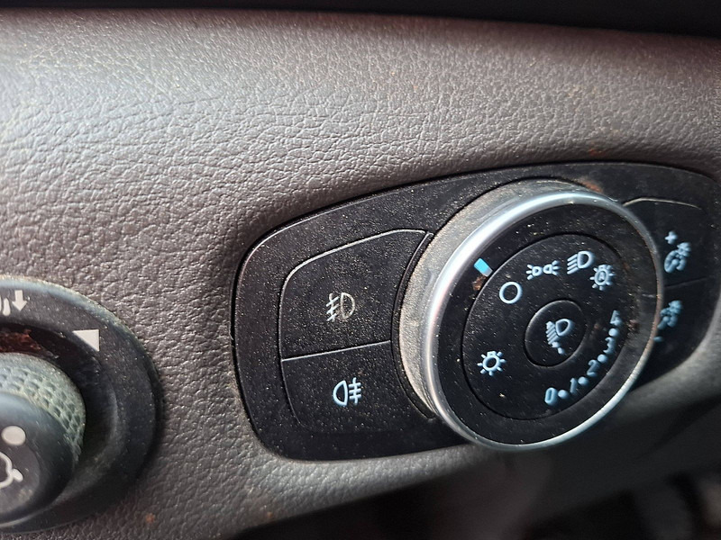 Fourgon utilitaire Ford Transit 2.0 TDCI 130 L2H2: photos 15 Fourgon utilitaire Ford Transit 2.0 TDCI 130 L2H2: photos 15