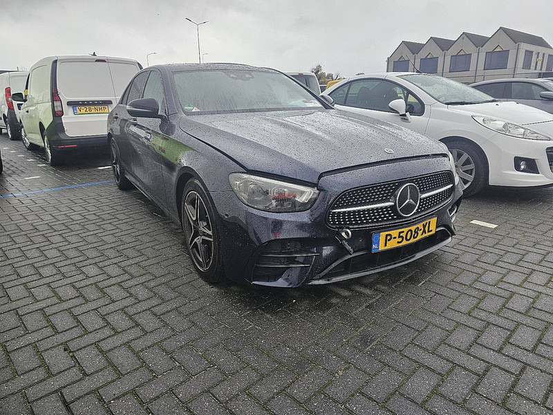 Mercedes-Benz E-Klasse E220 CDI AVANTGARDE PANO - Voiture: photos 3 Mercedes-Benz E-Klasse E220 CDI AVANTGARDE PANO - Voiture: photos 3