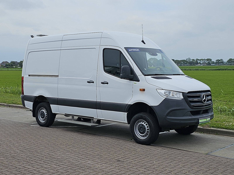 Mercedes-Benz Sprinter 316 L2H2 Mbux 4x4 Autom! - Fourgon utilitaire: photos 5 Mercedes-Benz Sprinter 316 L2H2 Mbux 4x4 Autom! - Fourgon utilitaire: photos 5