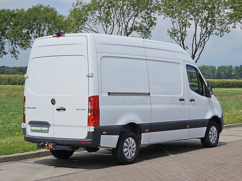 Mercedes-Benz Sprinter 317 L2H2 Mbux Airco - Fourgon utilitaire: photos 3 Mercedes-Benz Sprinter 317 L2H2 Mbux Airco - Fourgon utilitaire: photos 3