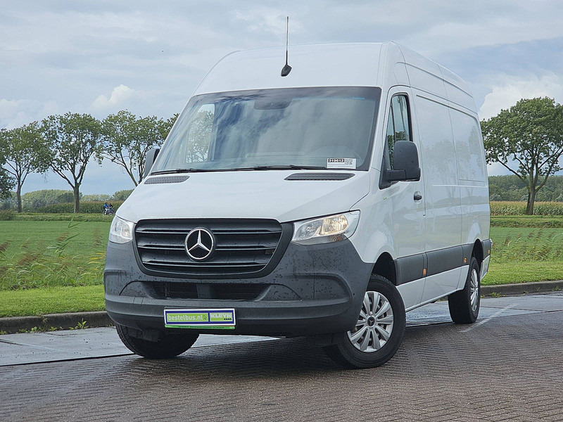 Mercedes-Benz Sprinter 317 L2H2 Mbux Trekhaak ! - Fourgon utilitaire: photos 1 Mercedes-Benz Sprinter 317 L2H2 Mbux Trekhaak ! - Fourgon utilitaire: photos 1