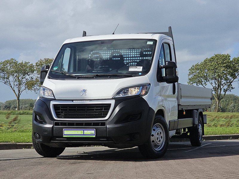 Peugeot Boxer 2.0 L4 Open Laadbak AC - Utilitaire plateau: photos 1 Peugeot Boxer 2.0 L4 Open Laadbak AC - Utilitaire plateau: photos 1