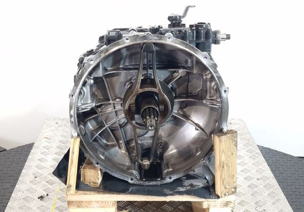 ZF 6S800TO Gearbox - Boîte de vitesse: photos 2 ZF 6S800TO Gearbox - Boîte de vitesse: photos 2