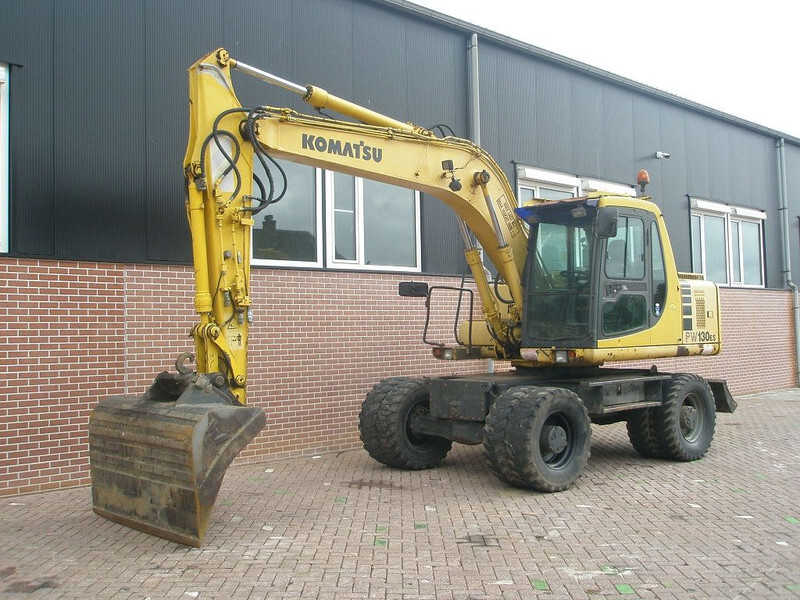 Komatsu PW 130ES-6K - Pelle sur pneus: photos 1 Komatsu PW 130ES-6K - Pelle sur pneus: photos 1